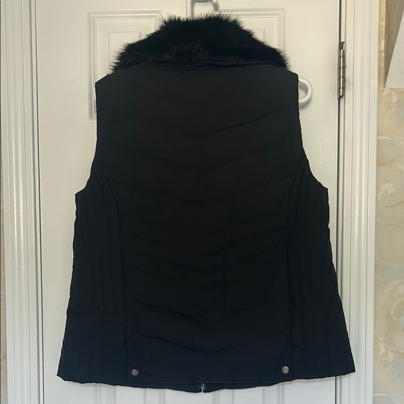 Black Talbots Puffer Vest with Faux Fur Collar. EUC - Picture 4 of 8